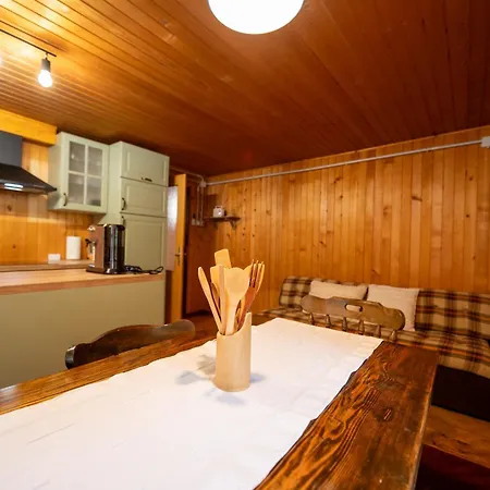 Koca Na Lazu Chalet